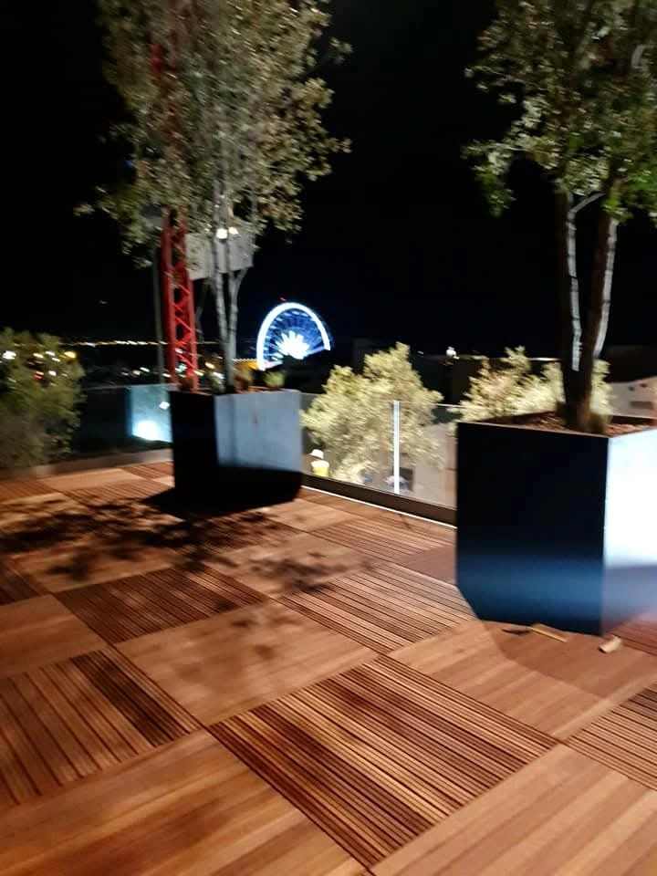 Pose de carrelage, parquet, peinture et habillages muraux