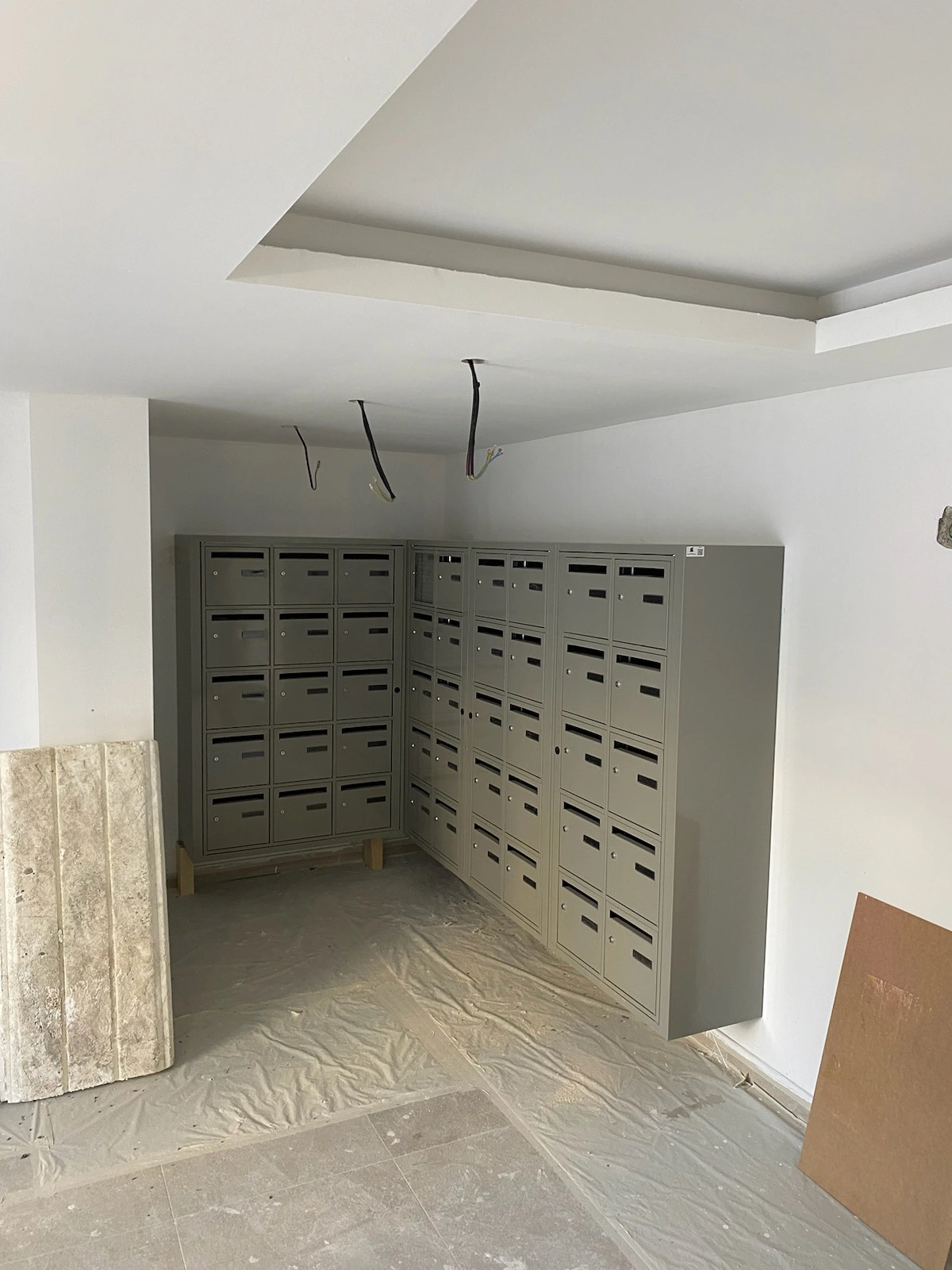 Armoire boite aux lettre